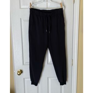Lululemon On the Fly Jogger, Black, EUC
